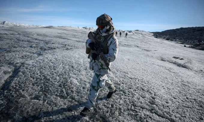 Binh sĩ Ph&aacute;p huấn luyện tr&ecirc;n đảo Greenland, th&aacute;ng 9/2025