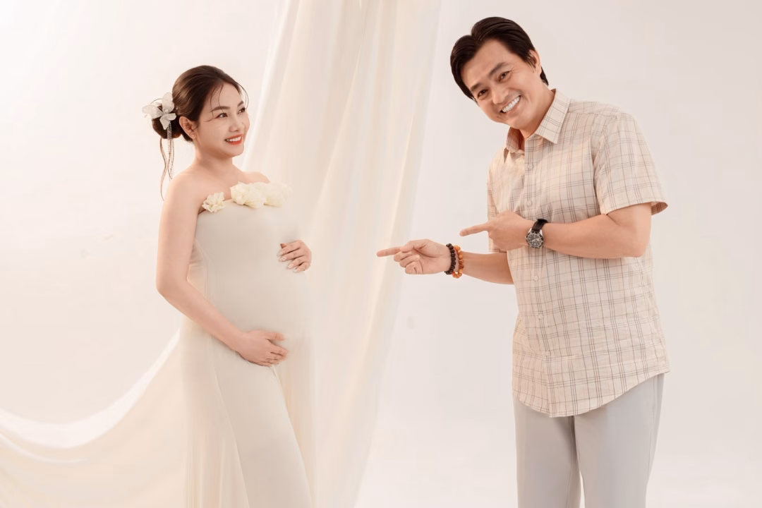 Cao Minh Đạt và Trúc Phương trước ngày sinh Cao Minh Đạt và Trúc Phương trong buổi chụp ảnh trước khi sinh