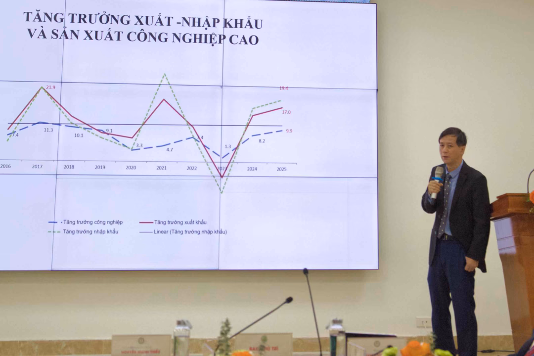 TS Nguyễn Đức Độ giải th&iacute;ch dự b&aacute;o lạm ph&aacute;t 2026 nhờ ch&iacute;nh s&aacute;ch tiền tệ thận trọng