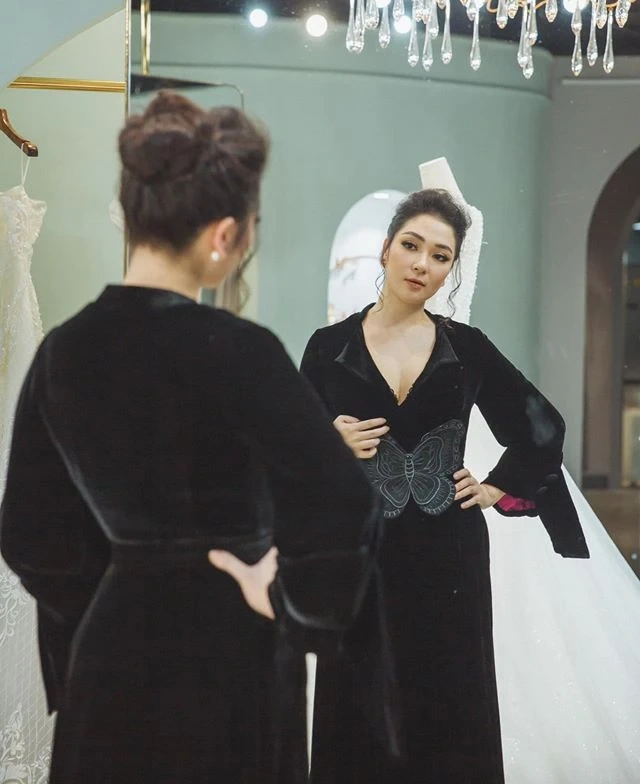 Vẻ đẹp bền vững theo thời gian của Nguyễn Thị Huyền