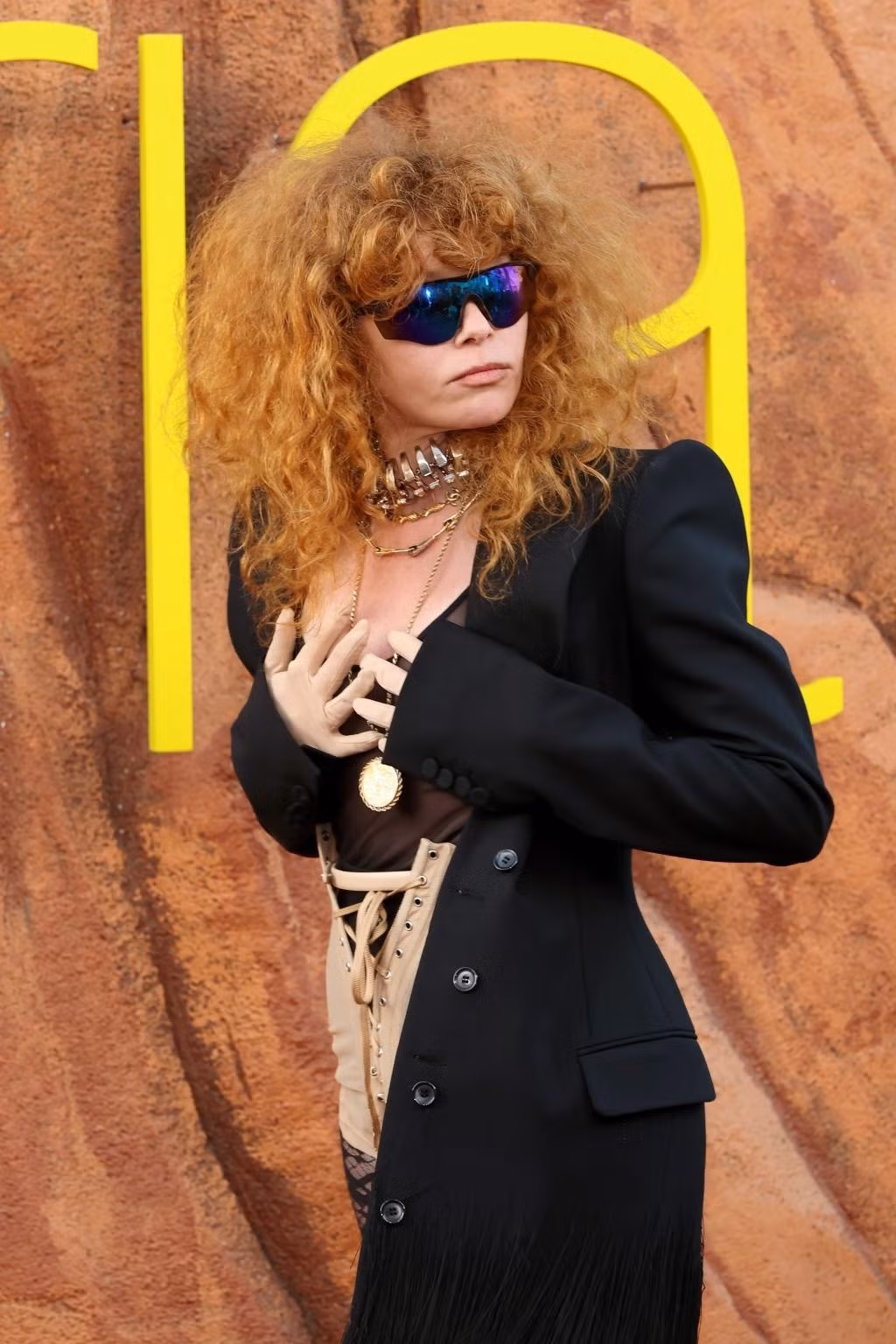 T&igrave;nh trạng kh&ocirc;ng tỉnh t&aacute;o của Natasha Lyonne khiến chuyến bay bị tr&igrave; ho&atilde;n