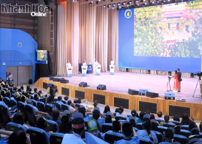 Thí sinh trả lời câu hỏi kiến thức